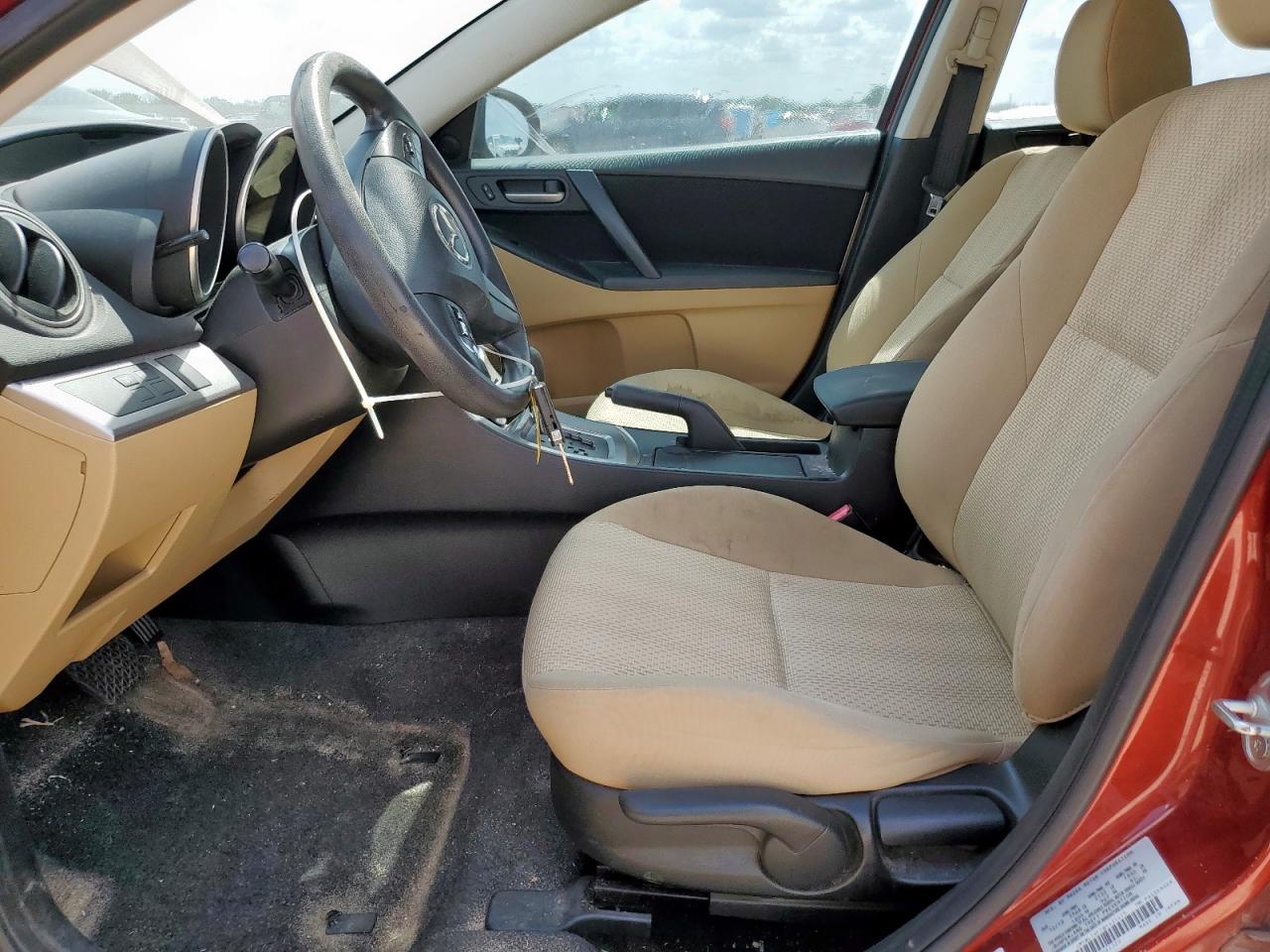 2011 Mazda 3 I VIN: JM1BL1VF1B1431415 Lot: 81102055