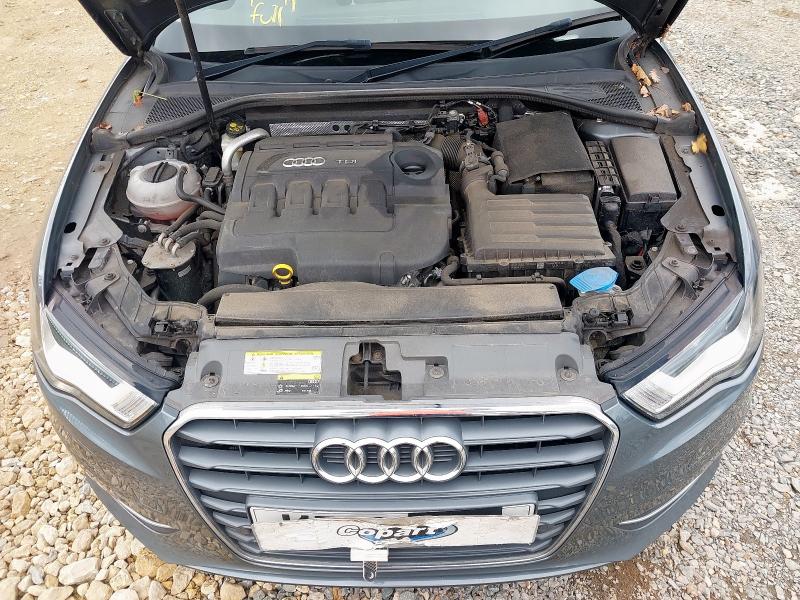 2016 AUDI A3 SE TECHNIK TDI S-A 