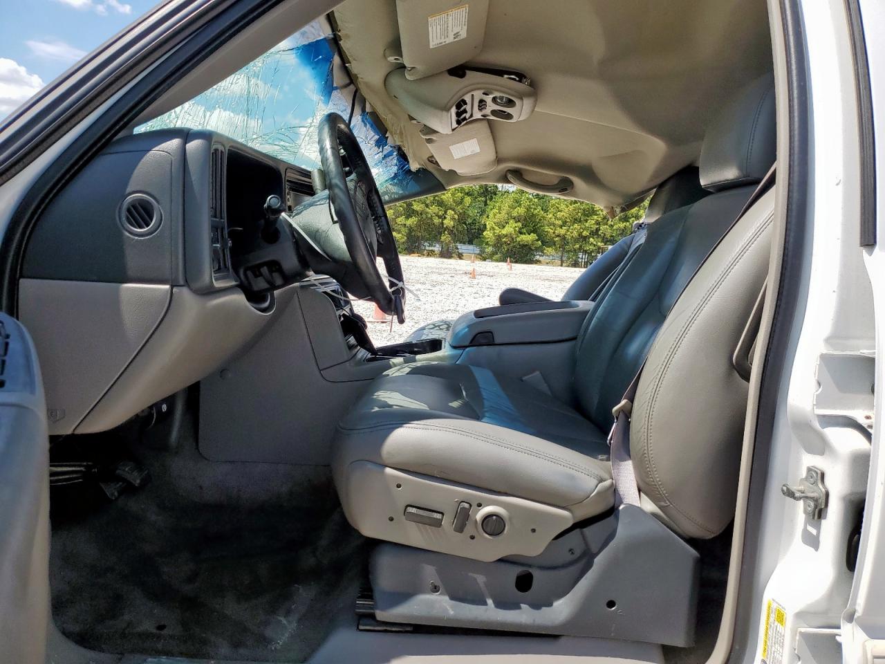 2006 Chevrolet Tahoe C1500 VIN: 1GNEC13T36R120718 Lot: 82033005