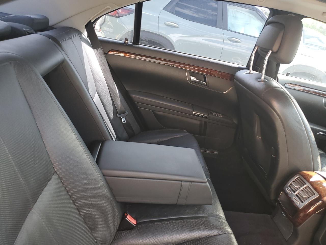 2008 Mercedes-Benz S 550 VIN: WDDNG71X88A203350 Lot: 82144025