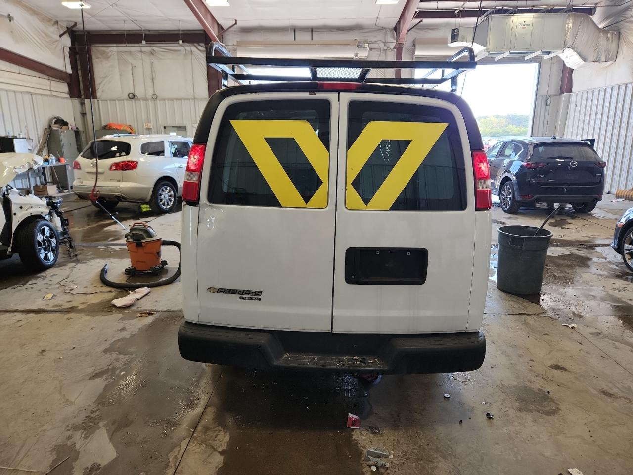 2016 Chevrolet Express G2500 VIN: 1GCWGAFF9G1133061 Lot: 81329545