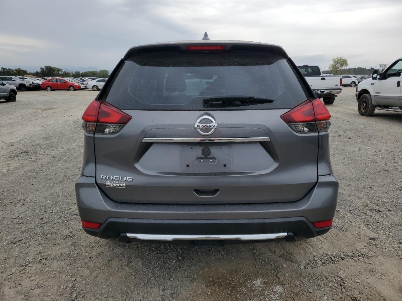 2017 Nissan Rogue S VIN: KNMAT2MT3HP587230 Lot: 81318225