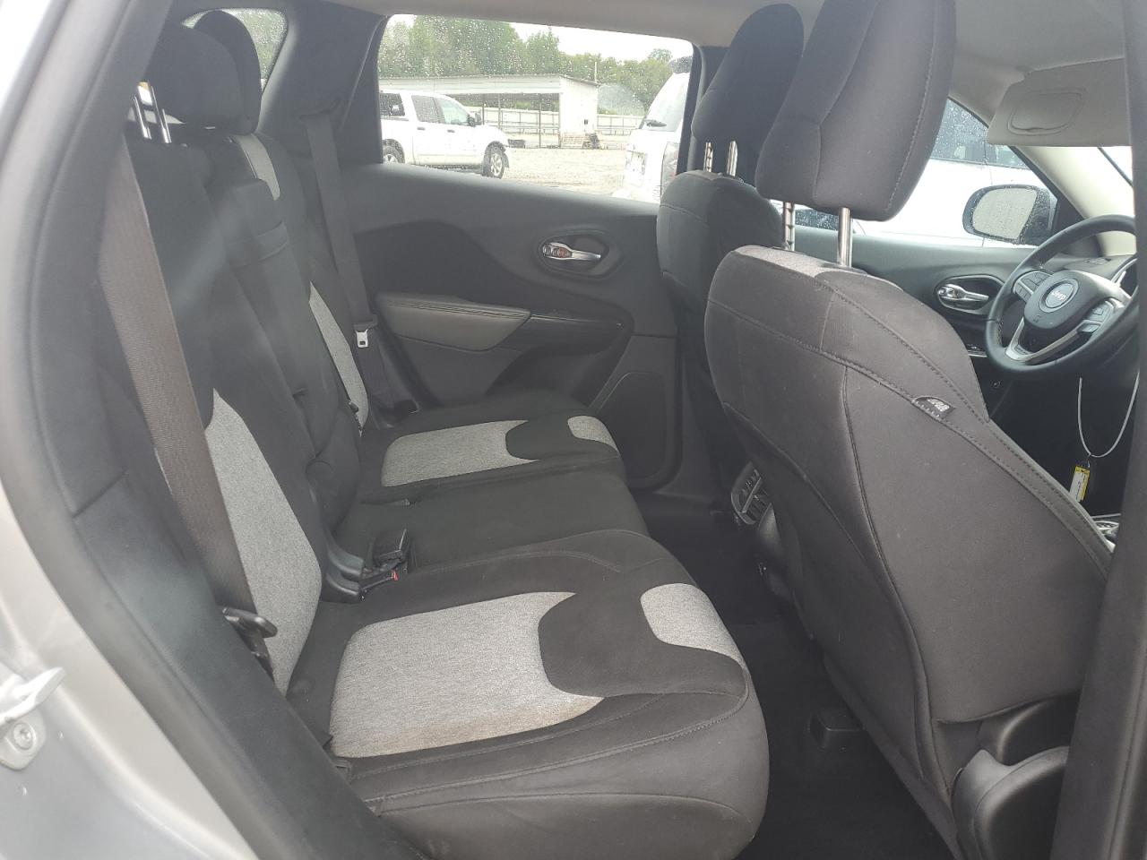 2014 Jeep Cherokee Latitude Fw VIN: 1C4PJLCS0EW102817 Lot: 82032415