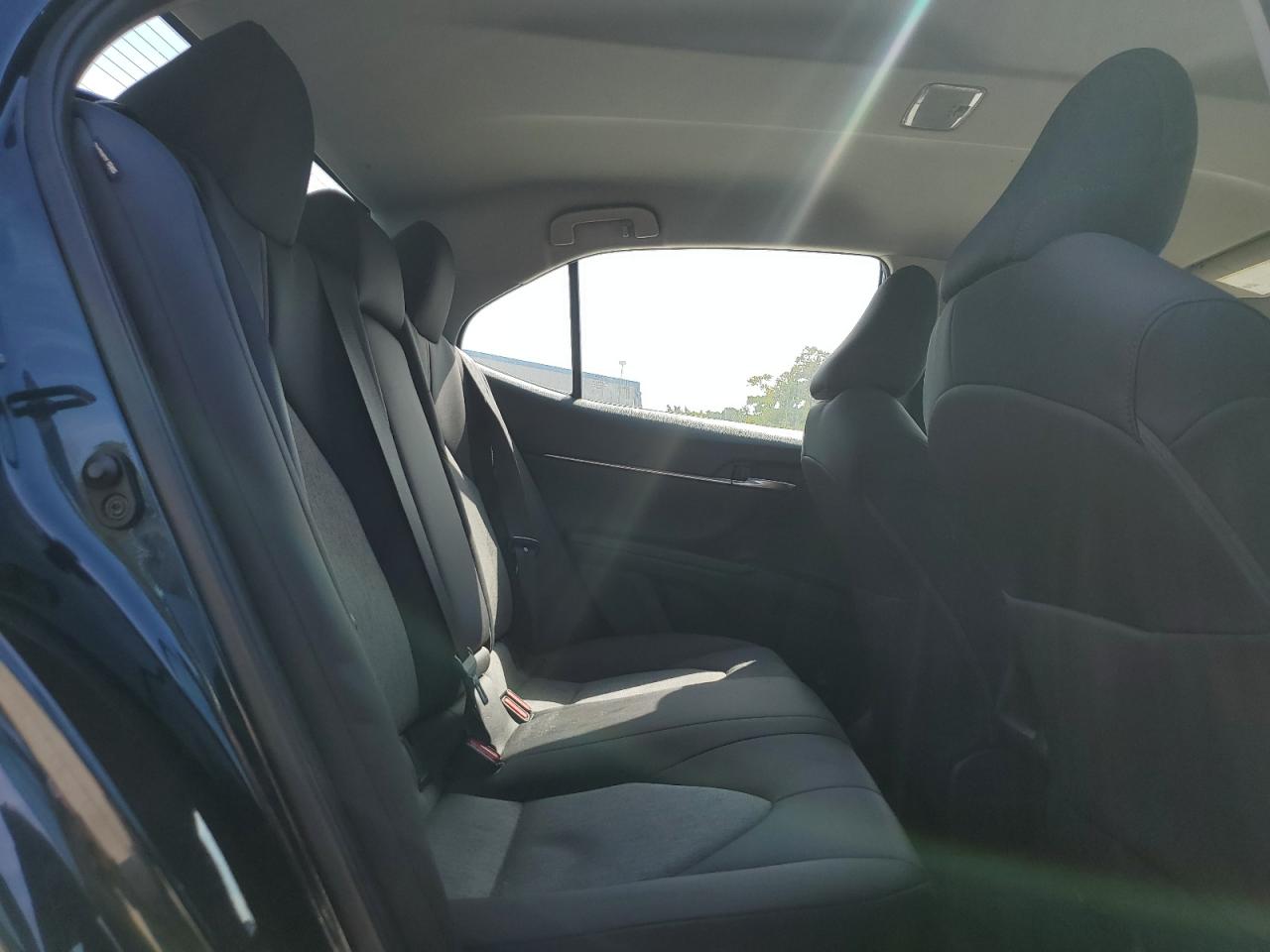 2020 Toyota Camry Le VIN: 4T1C11AKXLU996111 Lot: 81195235