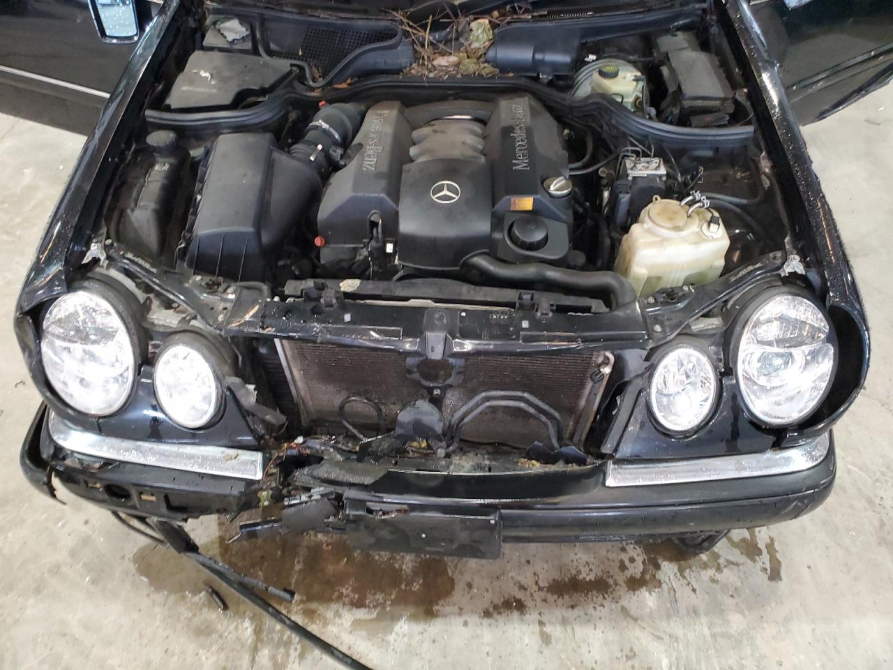 1999 Mercedes-Benz E 320 VIN: WDBJF65H7XA810832 Lot: 71904695
