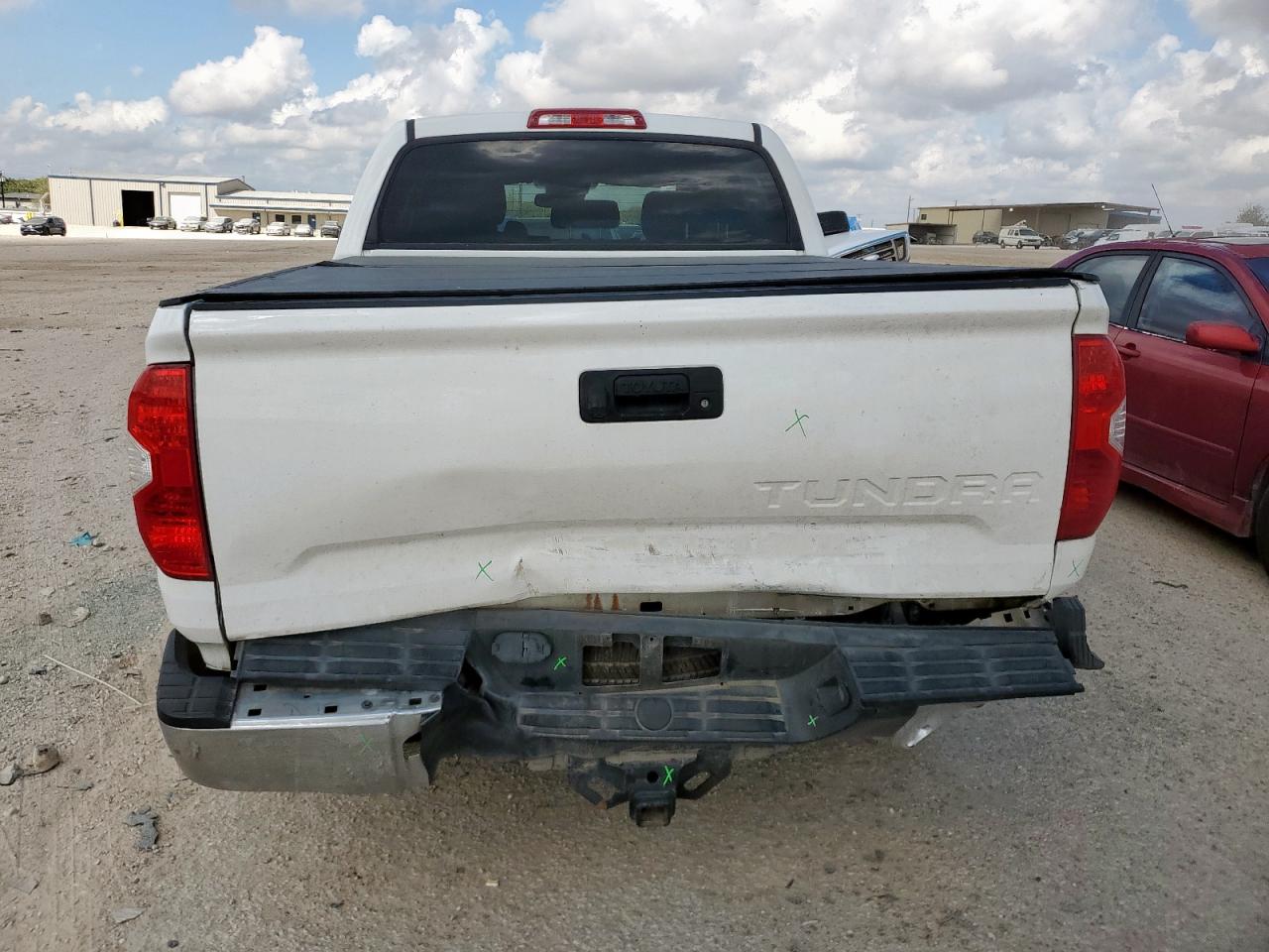 2018 Toyota Tundra Crewmax Sr5 VIN: 5TFEY5F19JX236876 Lot: 80556545