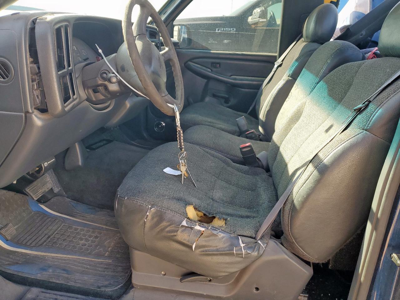 2000 Chevrolet Silverado C1500 VIN: 1GCEC14W4YZ148130 Lot: 80144525