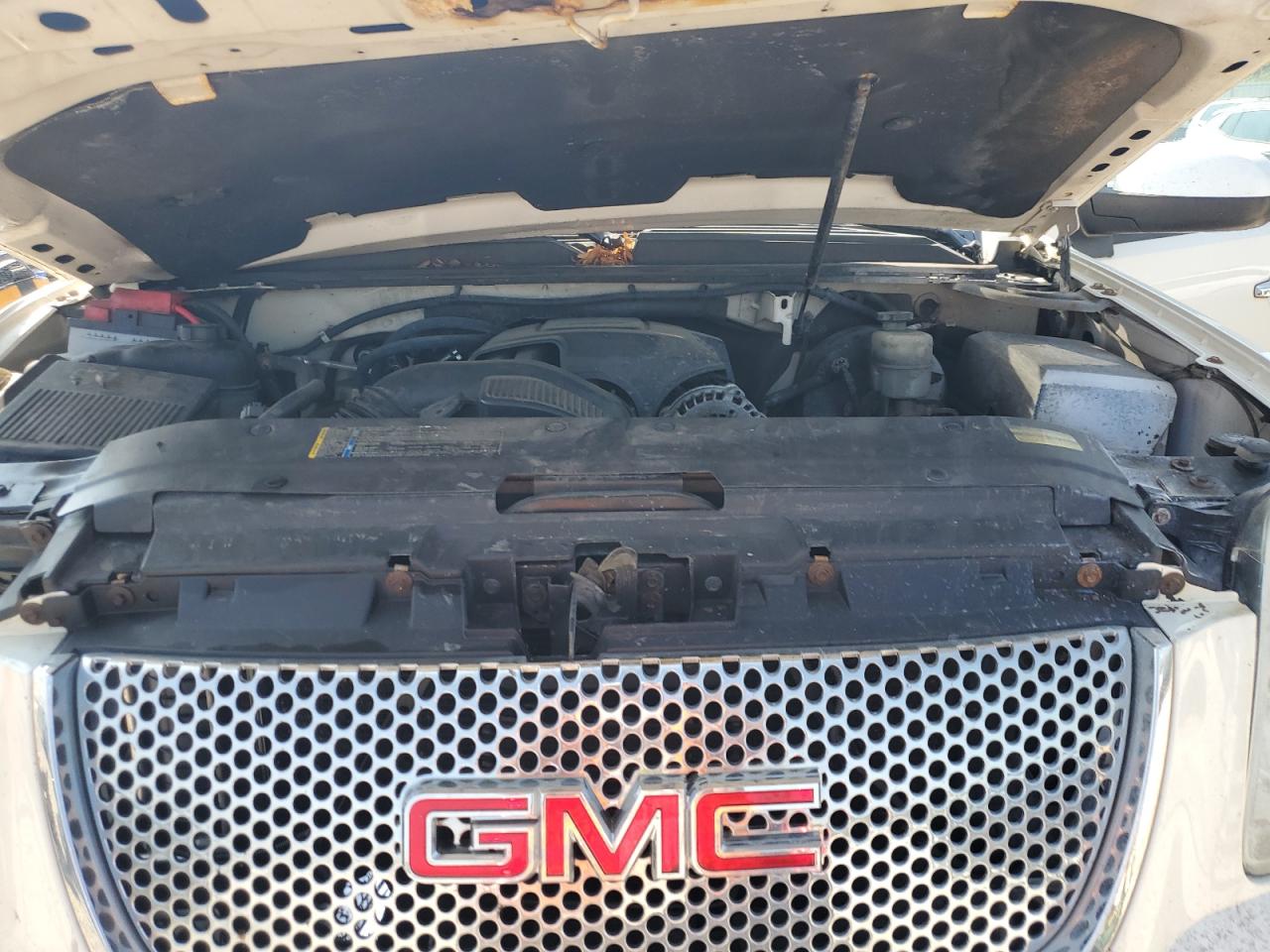 2011 GMC Yukon Xl Denali VIN: 1GKS2MEF6BR196679 Lot: 80645515