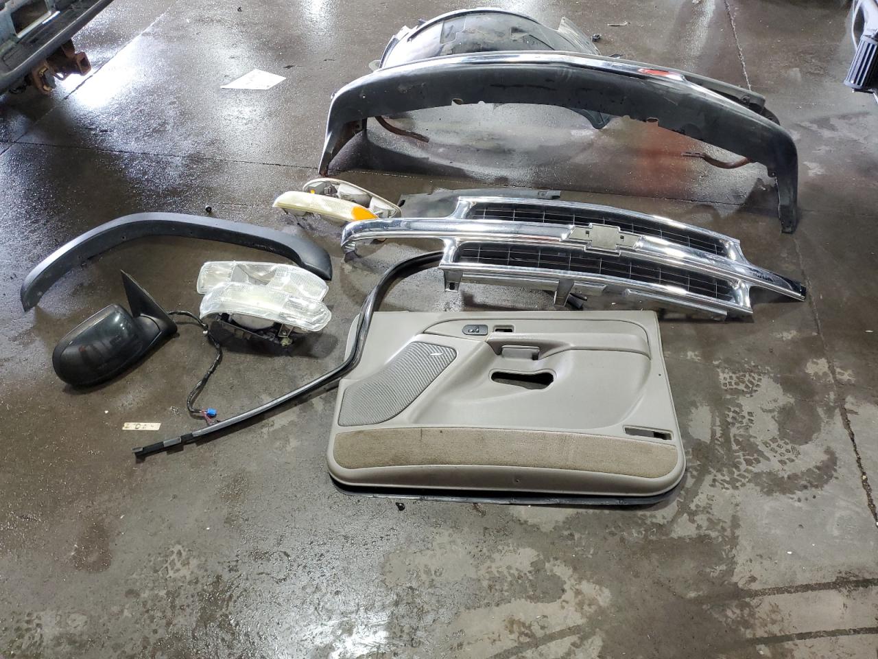 2004 Chevrolet Tahoe K1500 VIN: 1GNEK13Z24J279023 Lot: 81190135