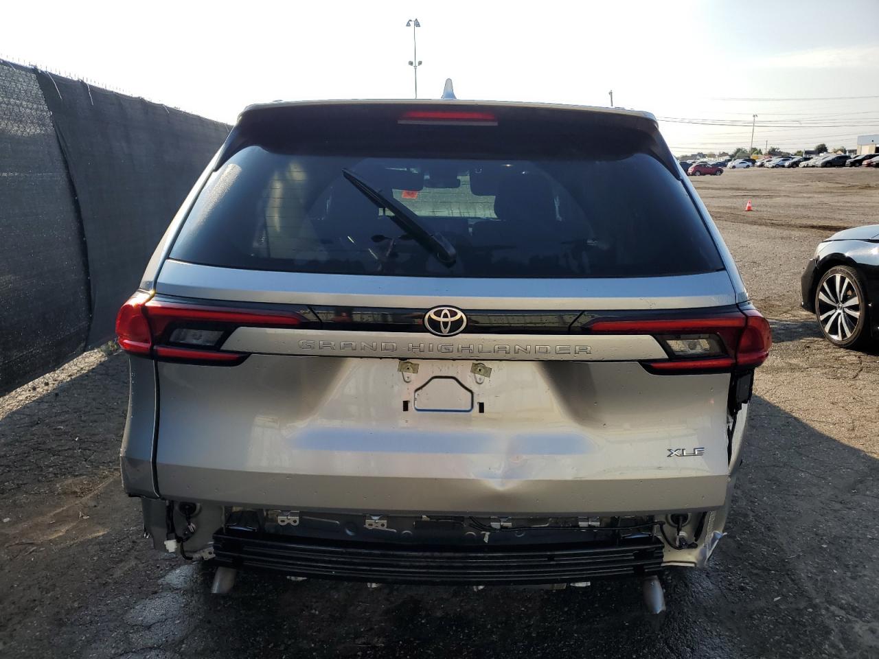 2025 Toyota Grand Highlander Le VIN: 5TDAAAA55SS023629 Lot: 81696025