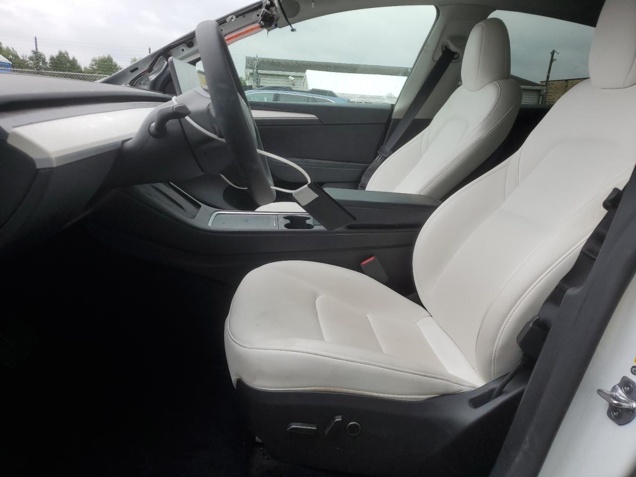 2024 Tesla Model Y VIN: 7SAYGDED4RF153032 Lot: 84019125