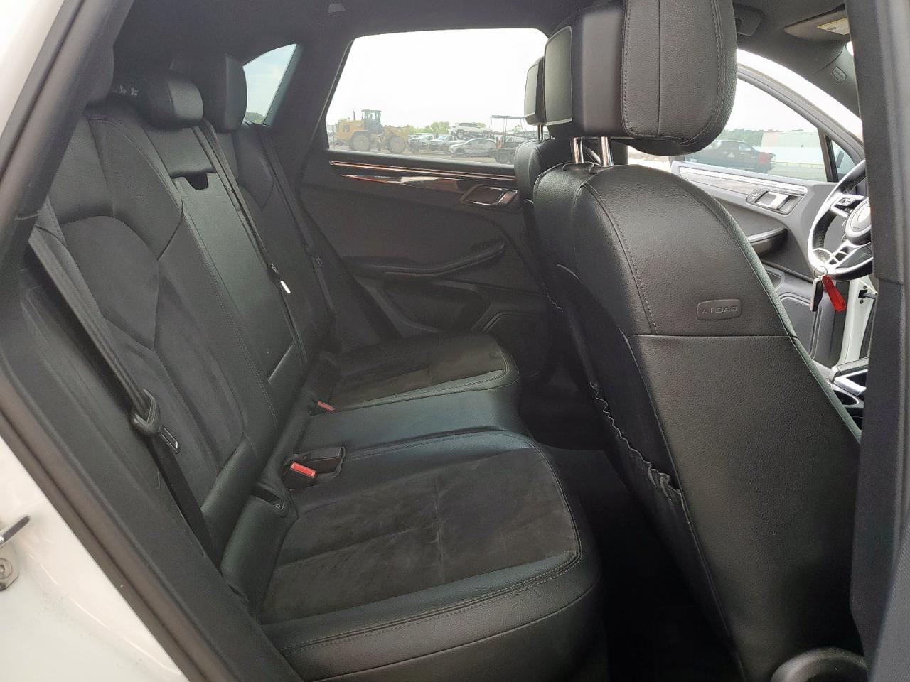 2018 Porsche Macan VIN: WP1AA2A51JLB19262 Lot: 71133965