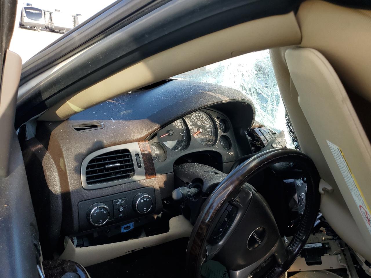 2011 GMC Sierra K2500 Denali VIN: 1GT125C88BF142075 Lot: 71894115