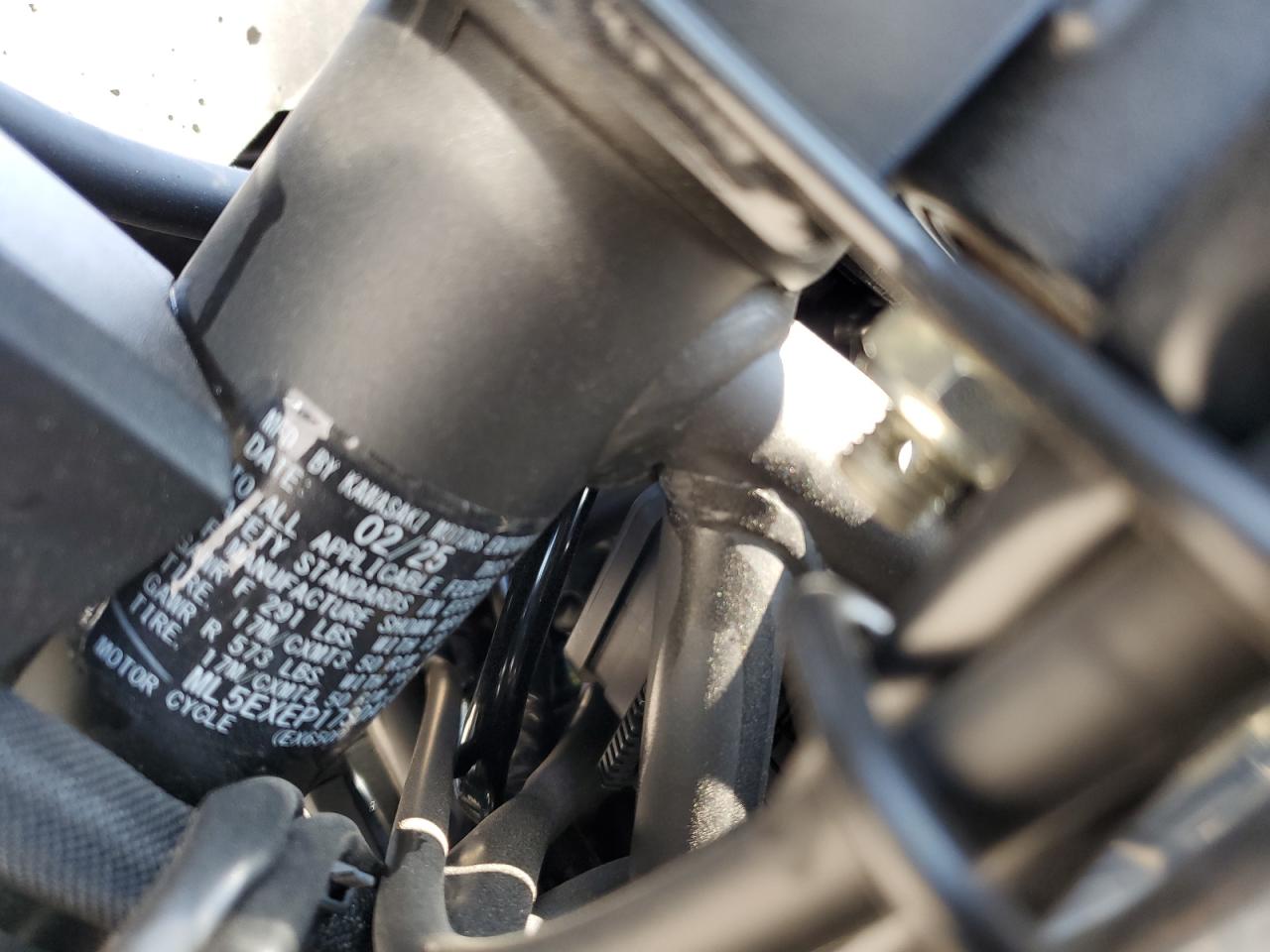 2025 Kawasaki Ex650 P VIN: ML5EXEP17SDAF9077 Lot: 81027005