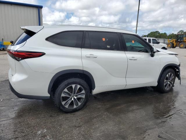  TOYOTA HIGHLANDER 2022 Biały