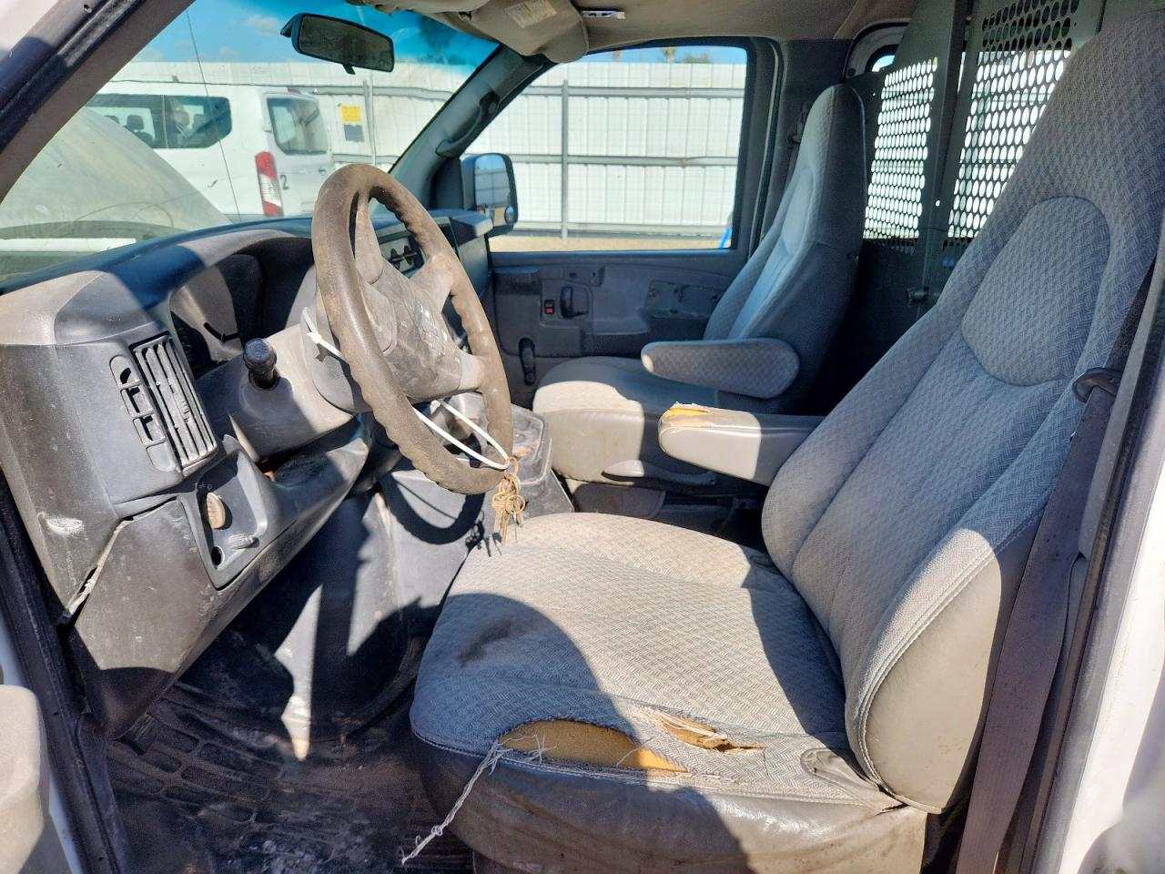 2005 Chevrolet Express G1500 VIN: 1GCFG15X751242481 Lot: 83938335