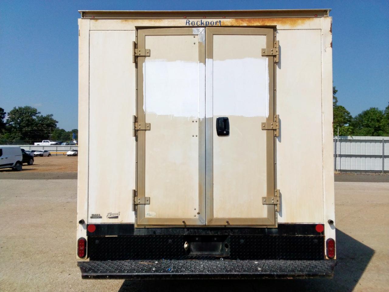 2018 GMC Savana Cutaway G4500 VIN: 7GZ67VCG5JN006900 Lot: 69808165