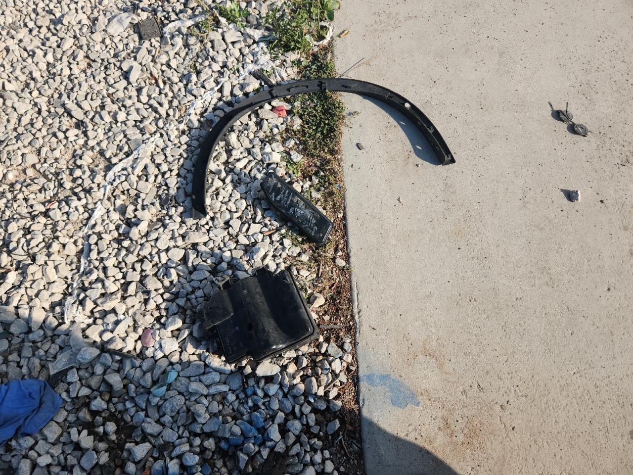 2017 Nissan Rogue S VIN: JN8AT2MV6HW000613 Lot: 81590815