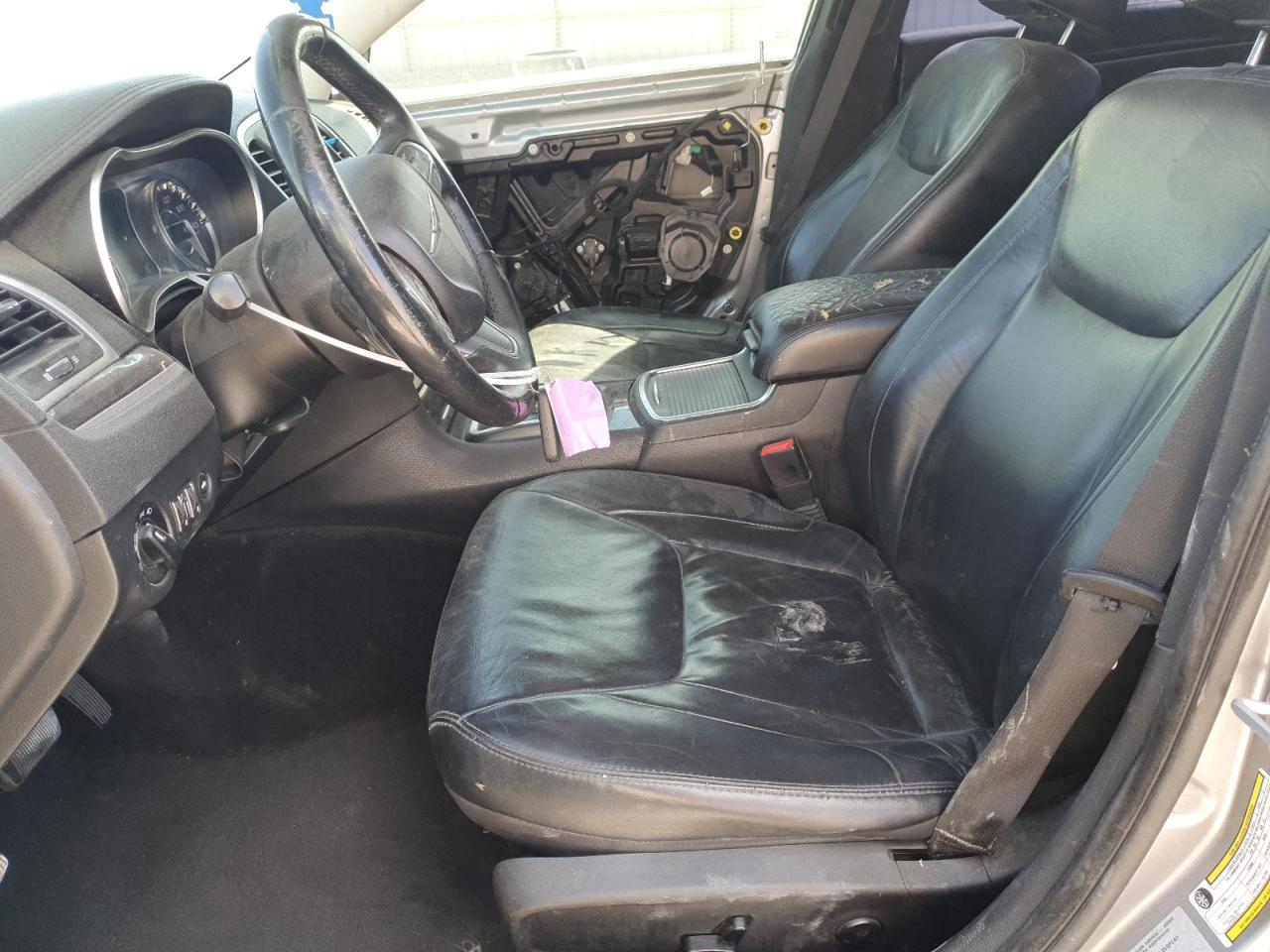 2016 Chrysler 300 Limited VIN: 2C3CCAAG0GH235496 Lot: 80209885