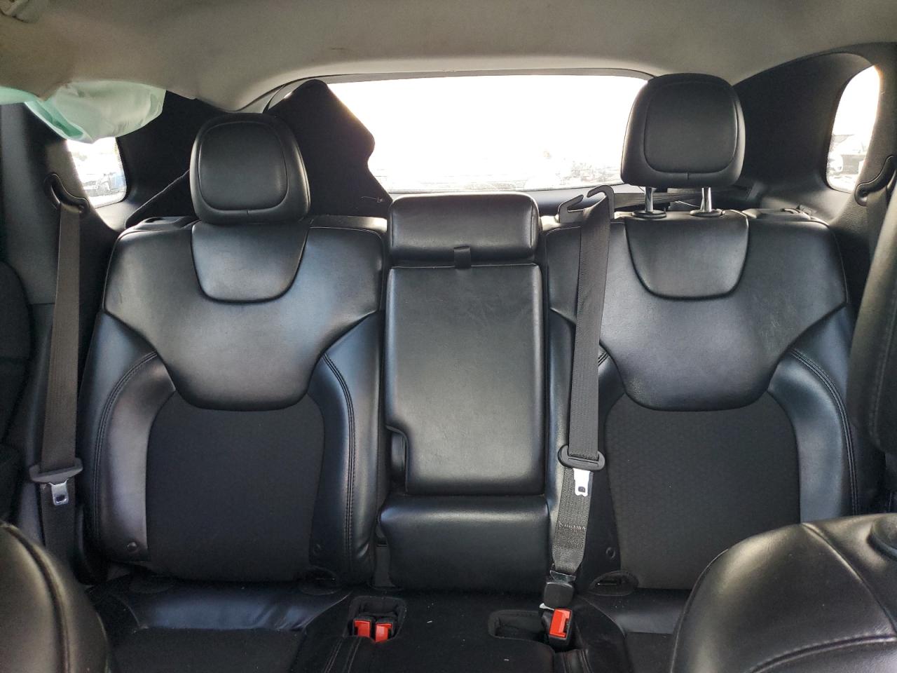 2019 Jeep Cherokee Latitude Plus VIN: 1C4PJLLB2KD411373 Lot: 81823075