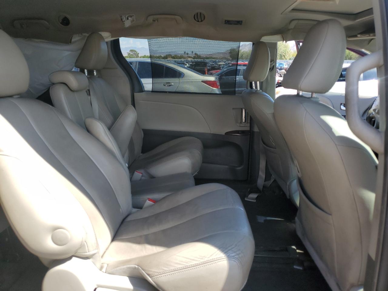 2014 Toyota Sienna Xle VIN: 5TDYK3DC7ES472641 Lot: 84237025