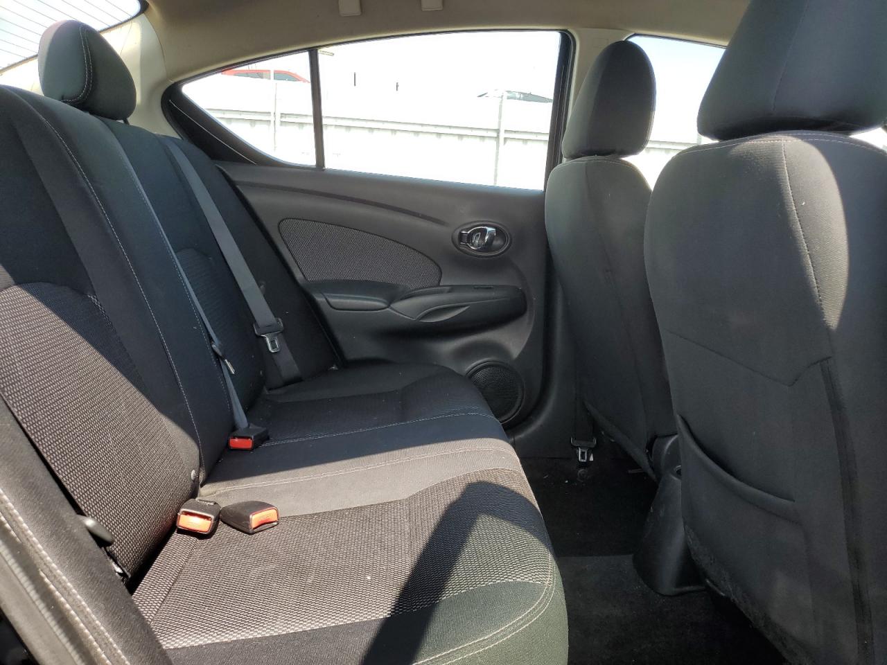 2016 Nissan Versa S VIN: 3N1CN7AP2GL914950 Lot: 80666925