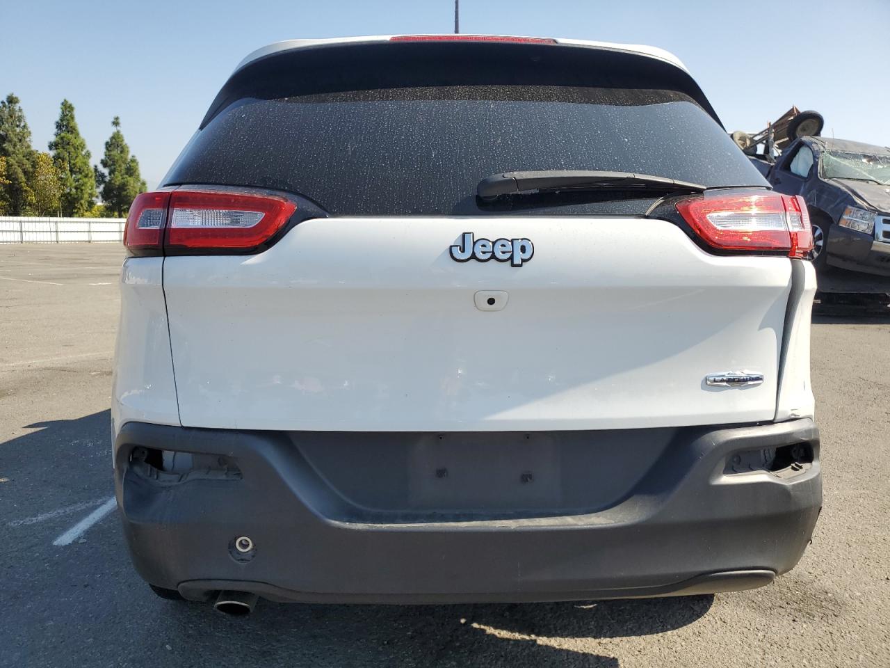 2016 Jeep Cherokee Latitude VIN: 1C4PJLCB8GW371117 Lot: 83858735