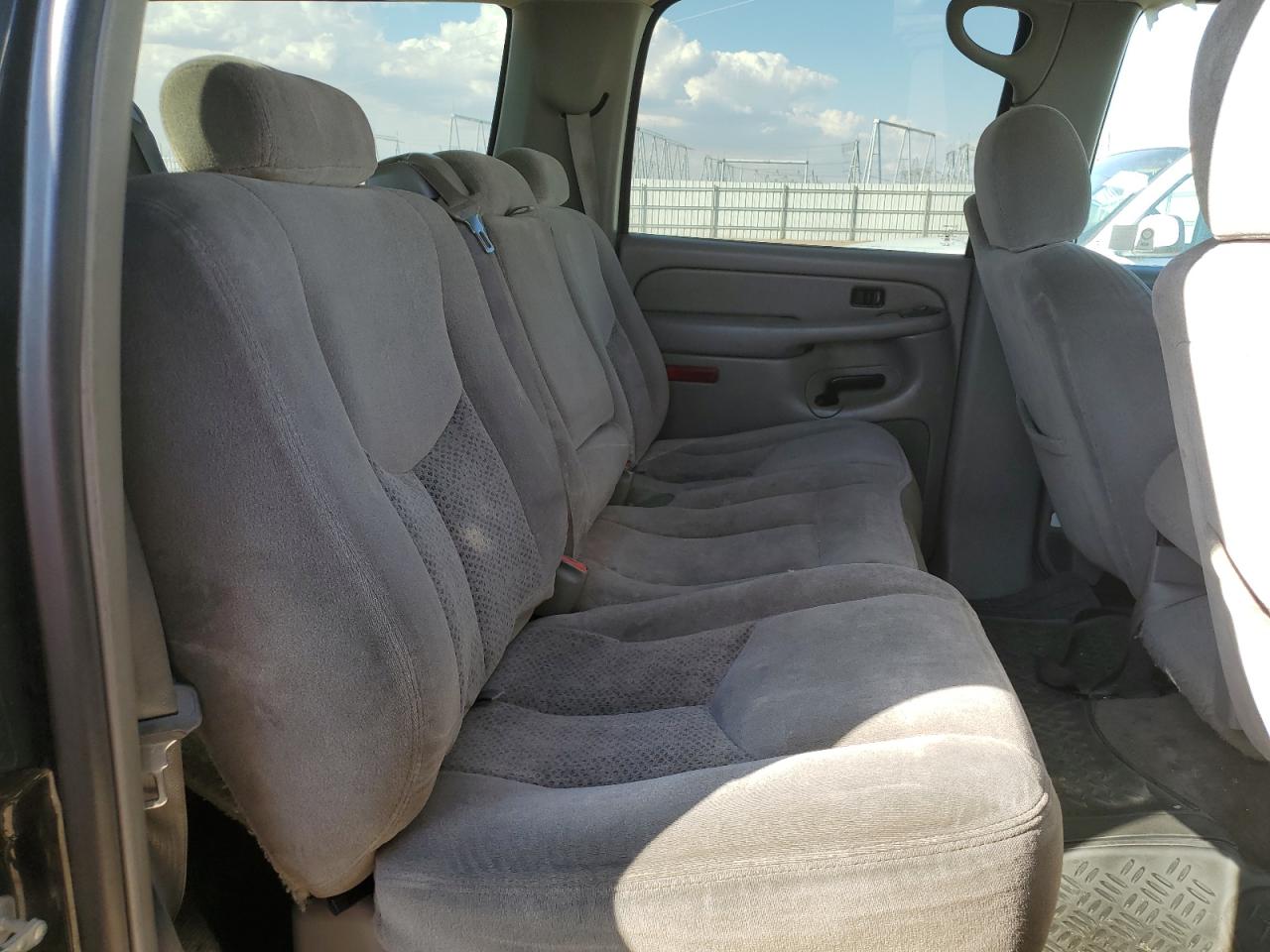 2005 Chevrolet Suburban C1500 VIN: 3GNEC16Z35G213608 Lot: 81949265