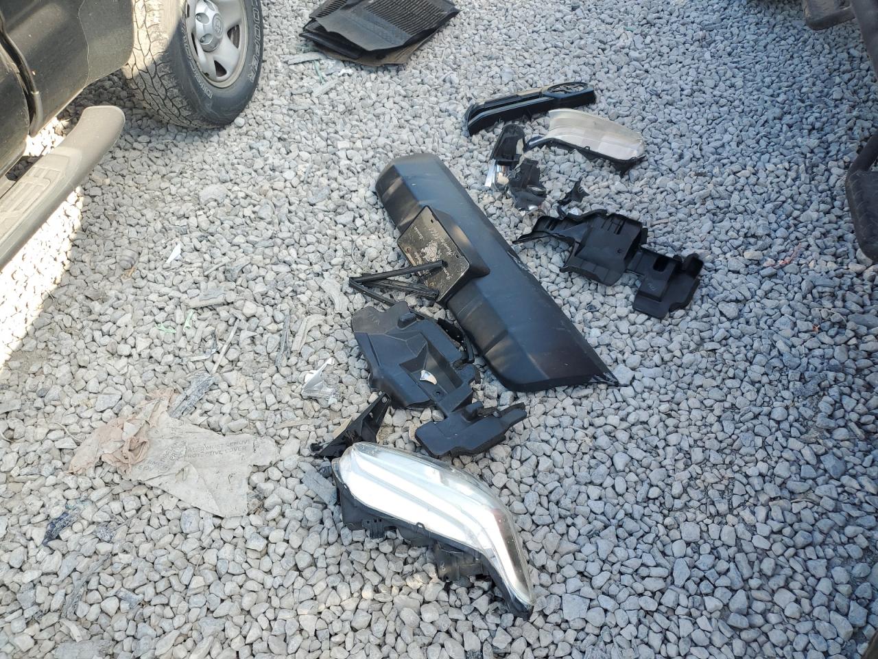 2017 Toyota Tacoma Access Cab VIN: 5TFRX5GN3HX084142 Lot: 81060095