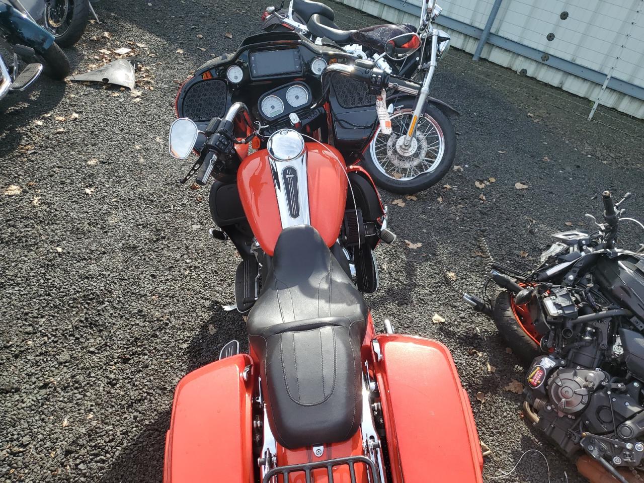 2017 Harley-Davidson Fltrxs Road Glide Special VIN: 1HD1KTC12HB641749 Lot: 81494925