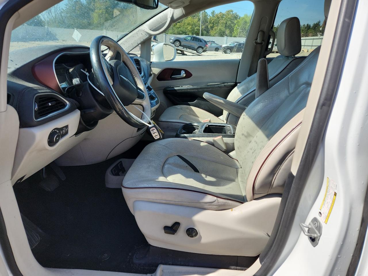 2019 Chrysler Pacifica Limited VIN: 2C4RC1GGXKR745869 Lot: 84253055