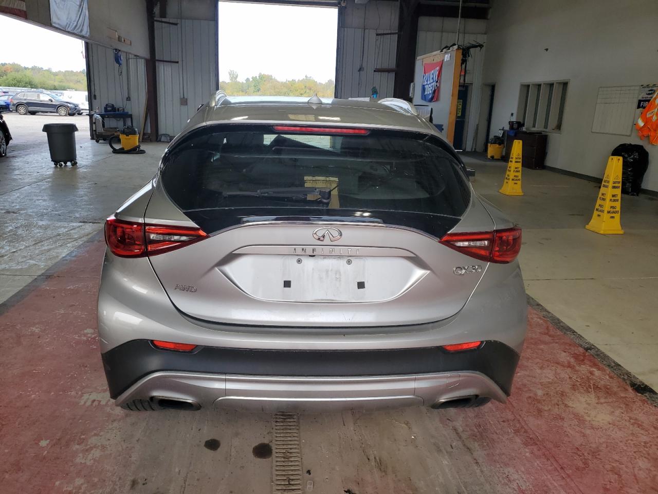 2017 Infiniti Qx30 Base VIN: SJKCH5CR2HA025918 Lot: 81641305