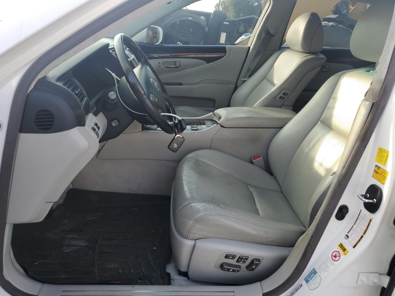 2010 Lexus Ls 460L VIN: JTHGL5EF1A5040610 Lot: 81599835