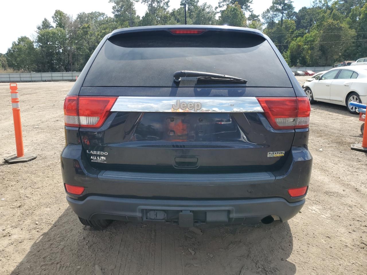 2011 Jeep Grand Cherokee Laredo VIN: 1J4RS4GG0BC658098 Lot: 84580365