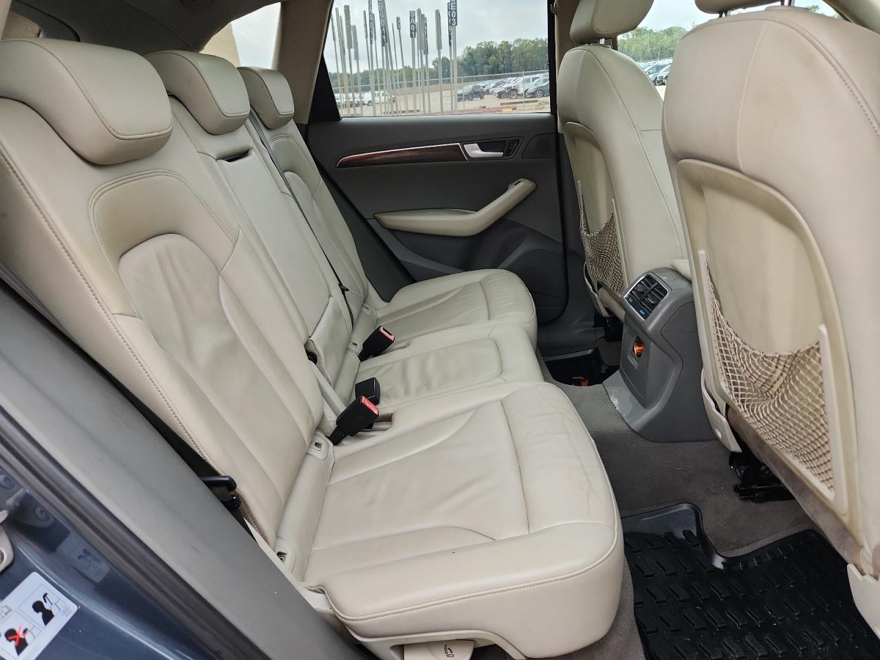 2010 Audi Q5 Premium VIN: WA1CKAFP2AA074947 Lot: 81798165