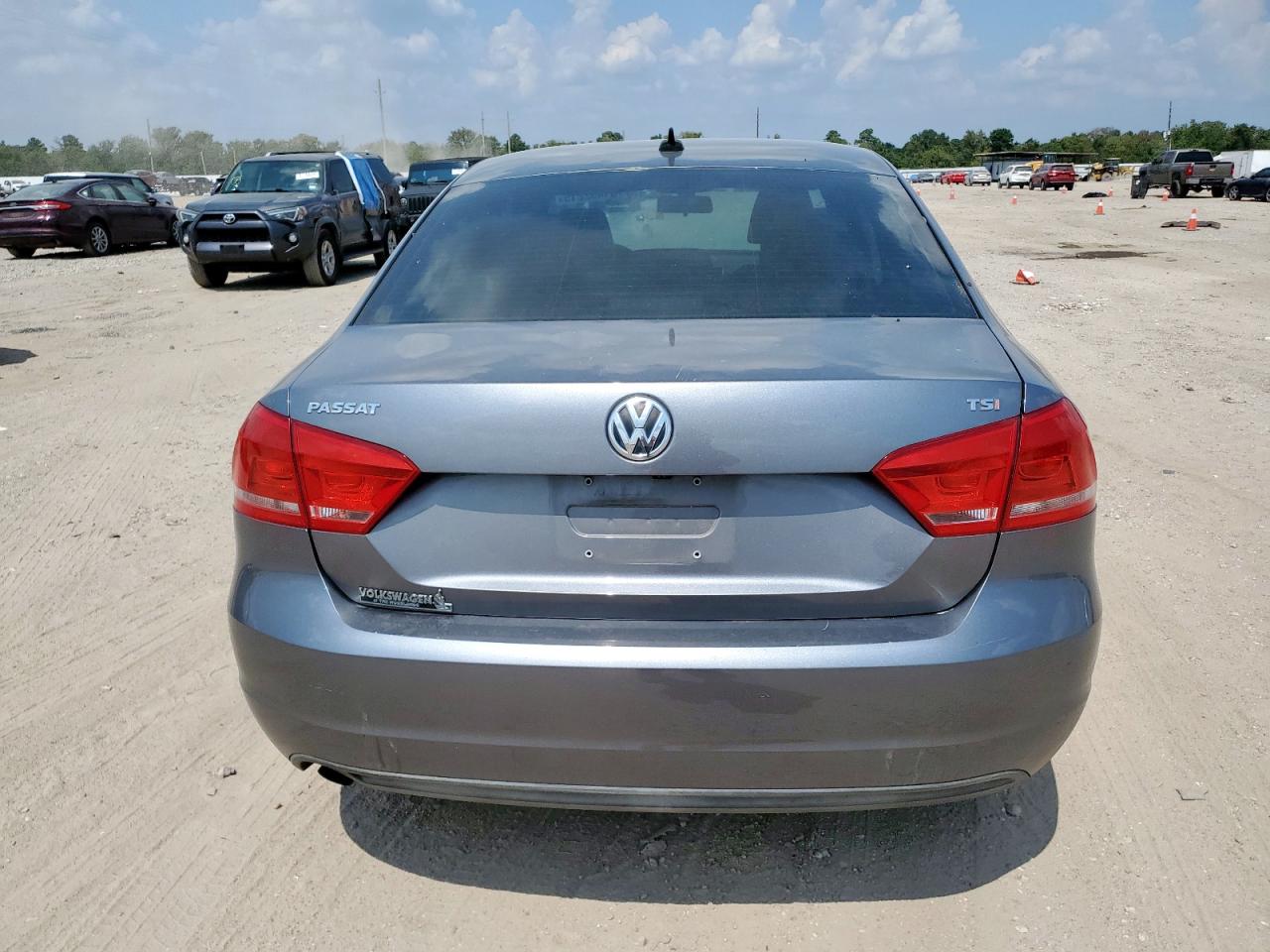 2015 Volkswagen Passat S VIN: 1VWAS7A35FC060909 Lot: 81452215