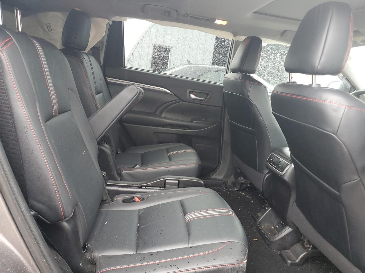 2019 Toyota Highlander Se VIN: 5TDJZRFH5KS989828 Lot: 71830165