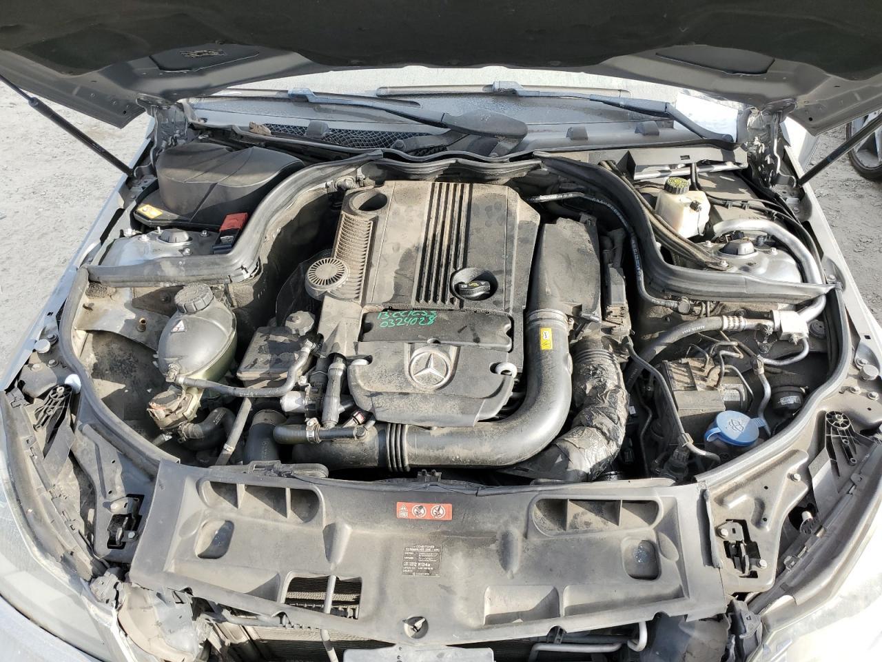 2014 Mercedes-Benz C 250 VIN: WDDGF4HB1ER302853 Lot: 80331875