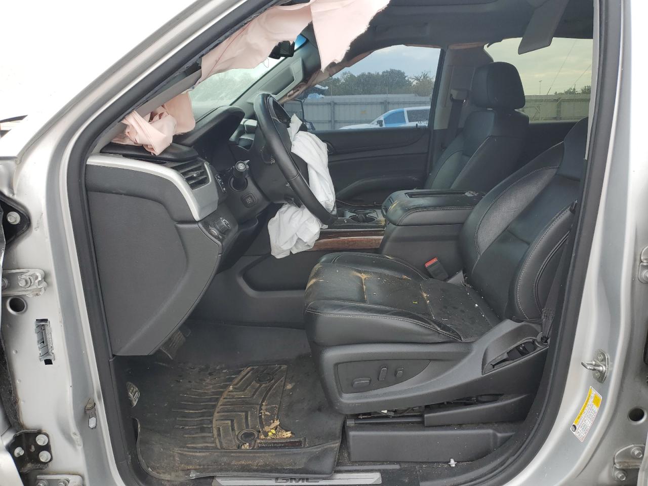 2019 GMC Yukon Xl C1500 Slt VIN: 1GKS1GKCXKR319818 Lot: 83860995