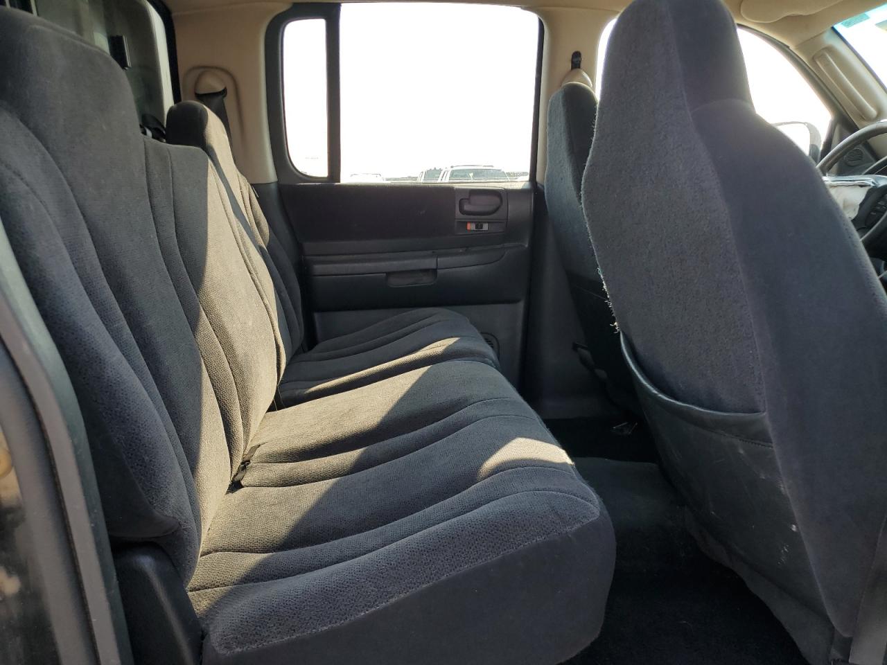 2002 Dodge Dakota Quad Sport VIN: 1B7HG38N22S631954 Lot: 70943035