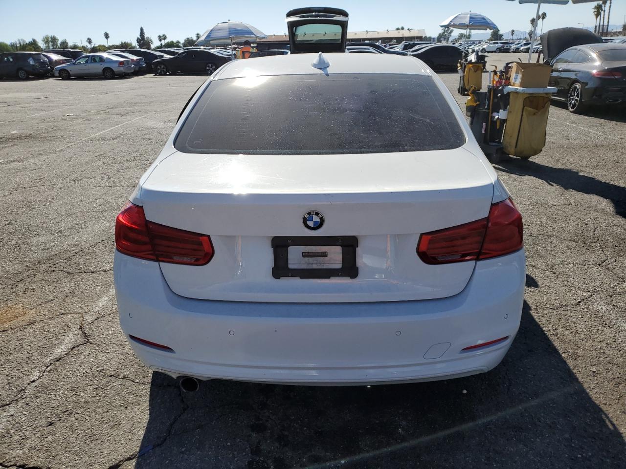 2017 BMW 320 I VIN: WBA8E1G30HNU17303 Lot: 71064265