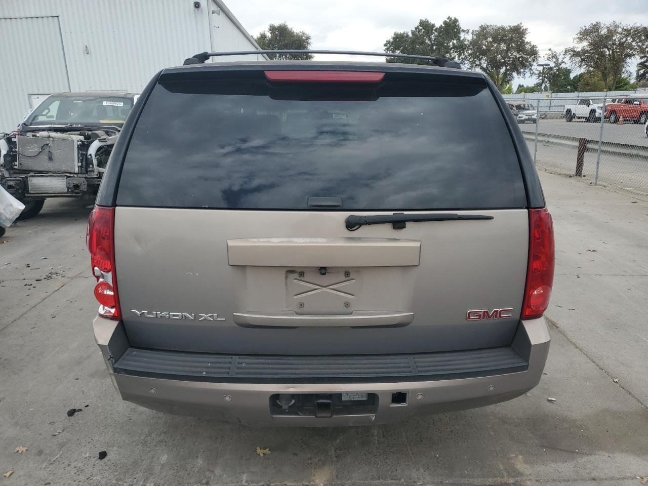 2007 GMC Yukon Xl C1500 VIN: 1GKFC16J07J274993 Lot: 82153295