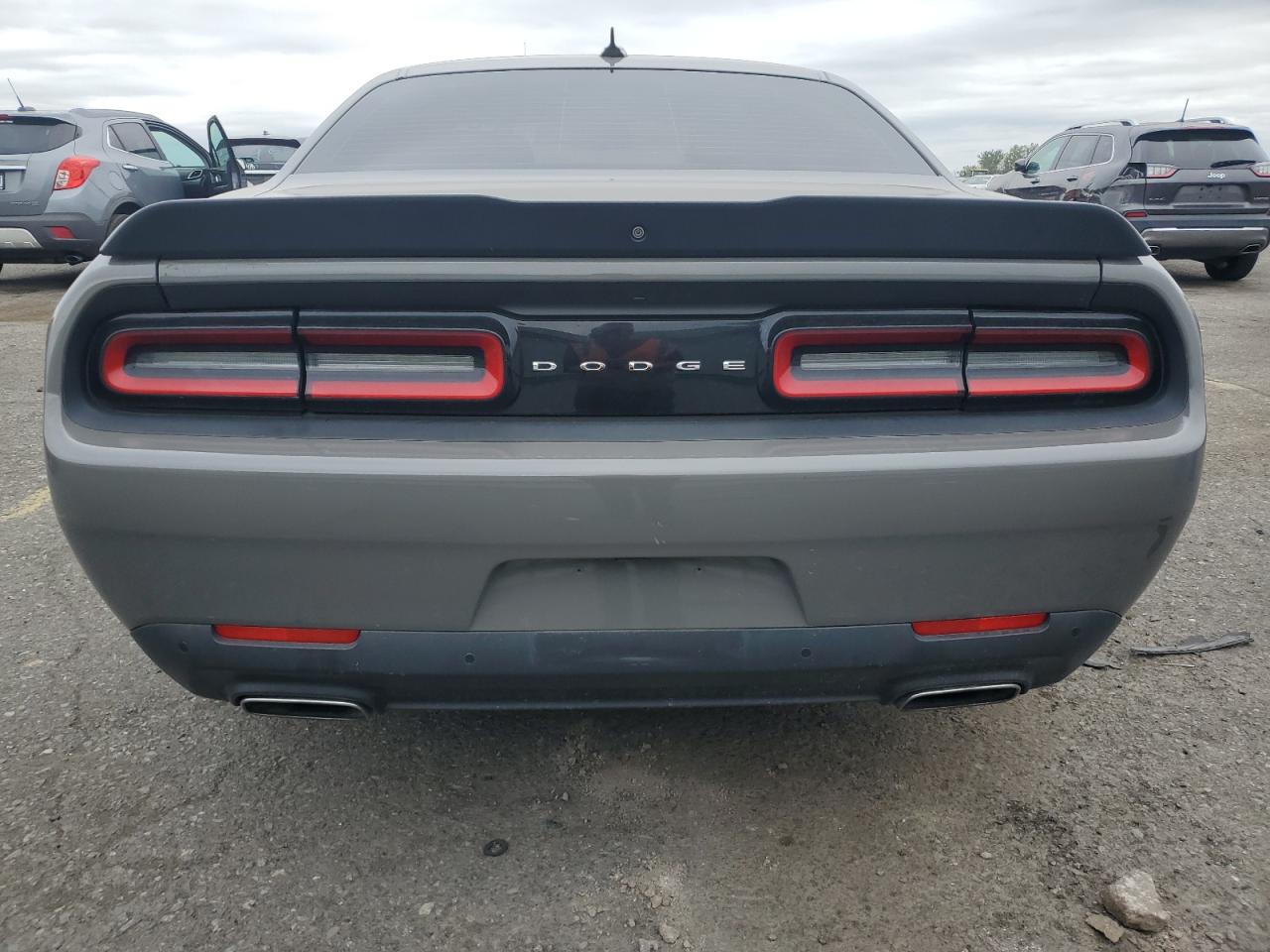 2018 Dodge Challenger Sxt VIN: 2C3CDZAG2JH251556 Lot: 81132025