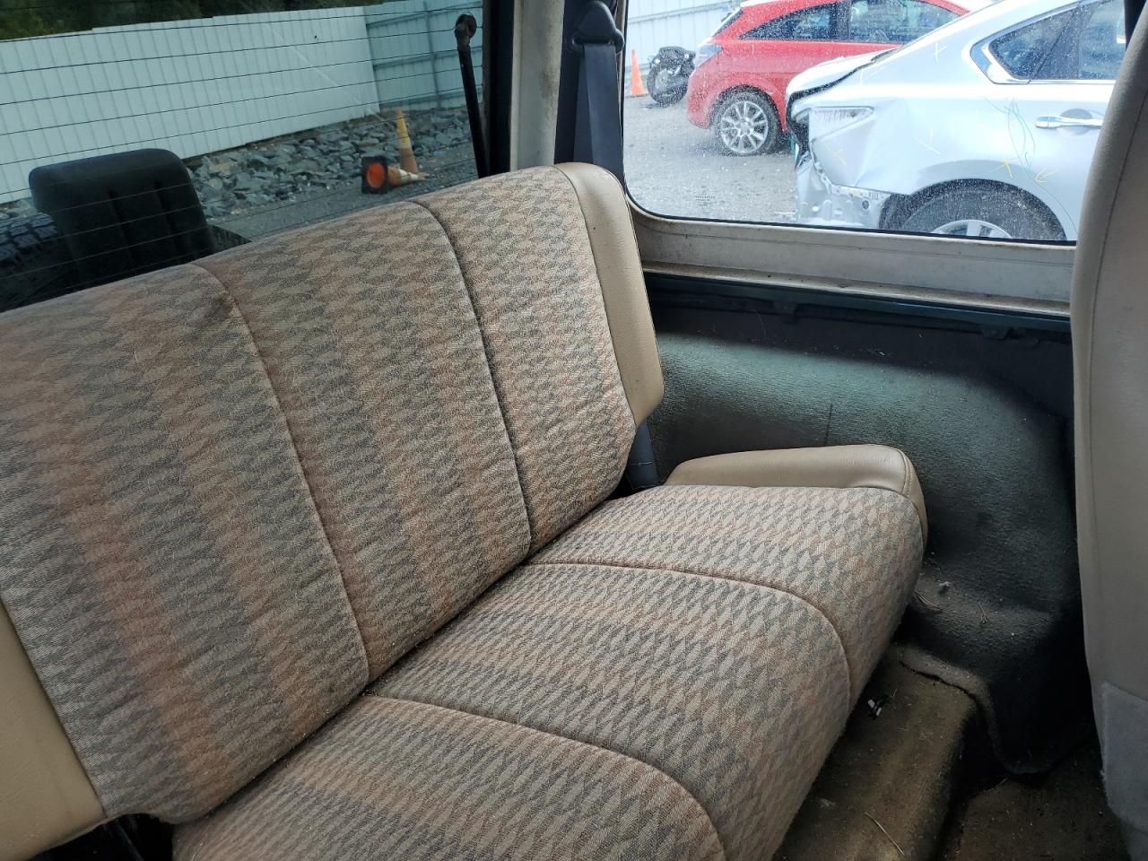 2000 Jeep Wrangler / Tj Se VIN: 1J4FA29P8YP735101 Lot: 81805125