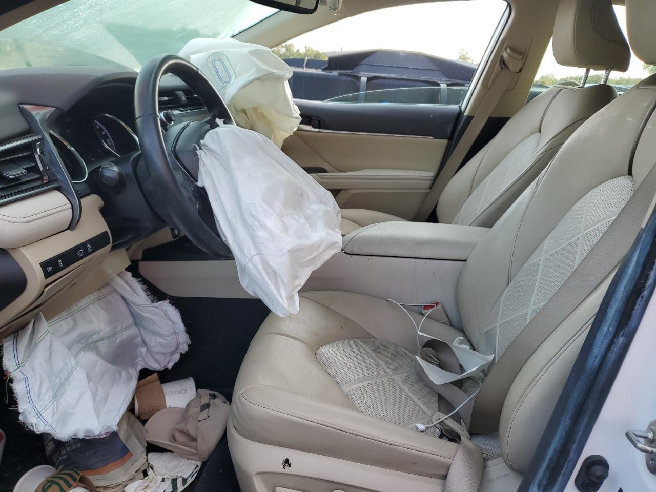 2019 Toyota Camry L VIN: 4T1B11HK9KU765166 Lot: 81632965