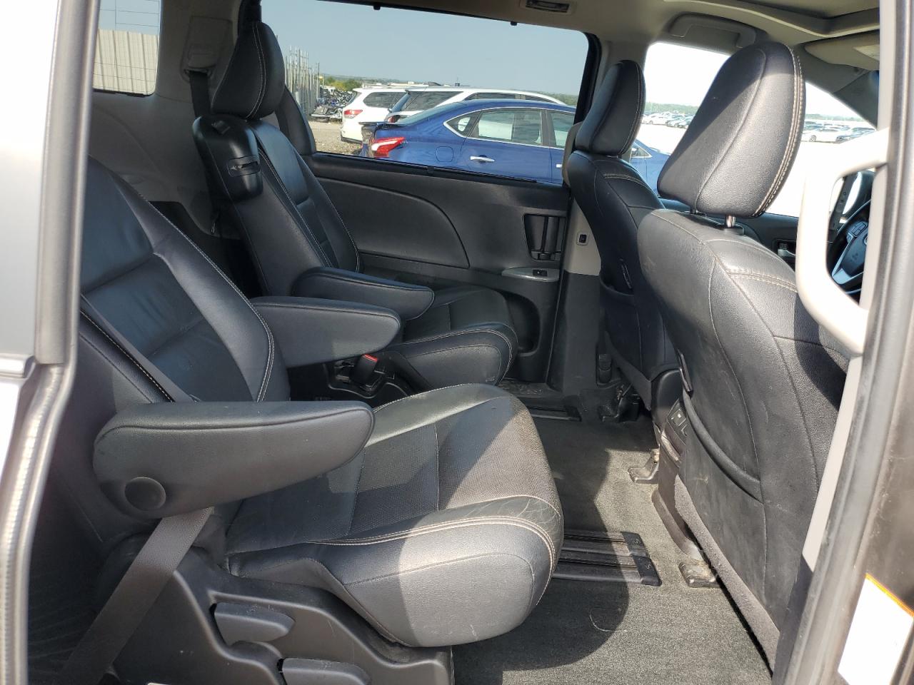 2017 Toyota Sienna Se VIN: 5TDXZ3DC3HS856993 Lot: 80295975