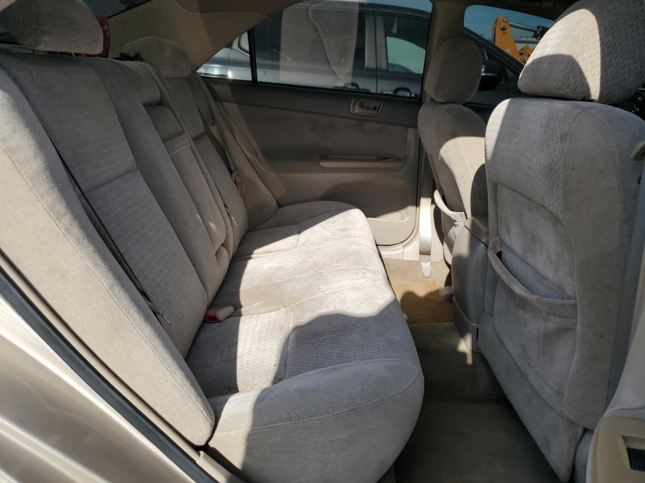 2004 Toyota Camry Le VIN: 4T1BE32KX4U928905 Lot: 71597095