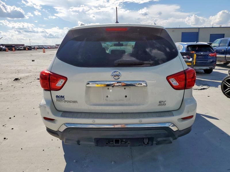  NISSAN PATHFINDER 2017 Белы