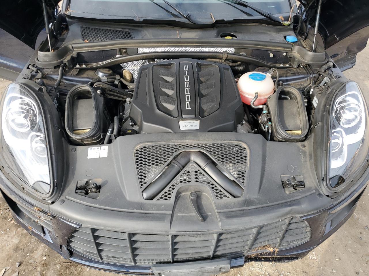 2018 Porsche Macan S VIN: WP1AB2A5XJLB34758 Lot: 83777575