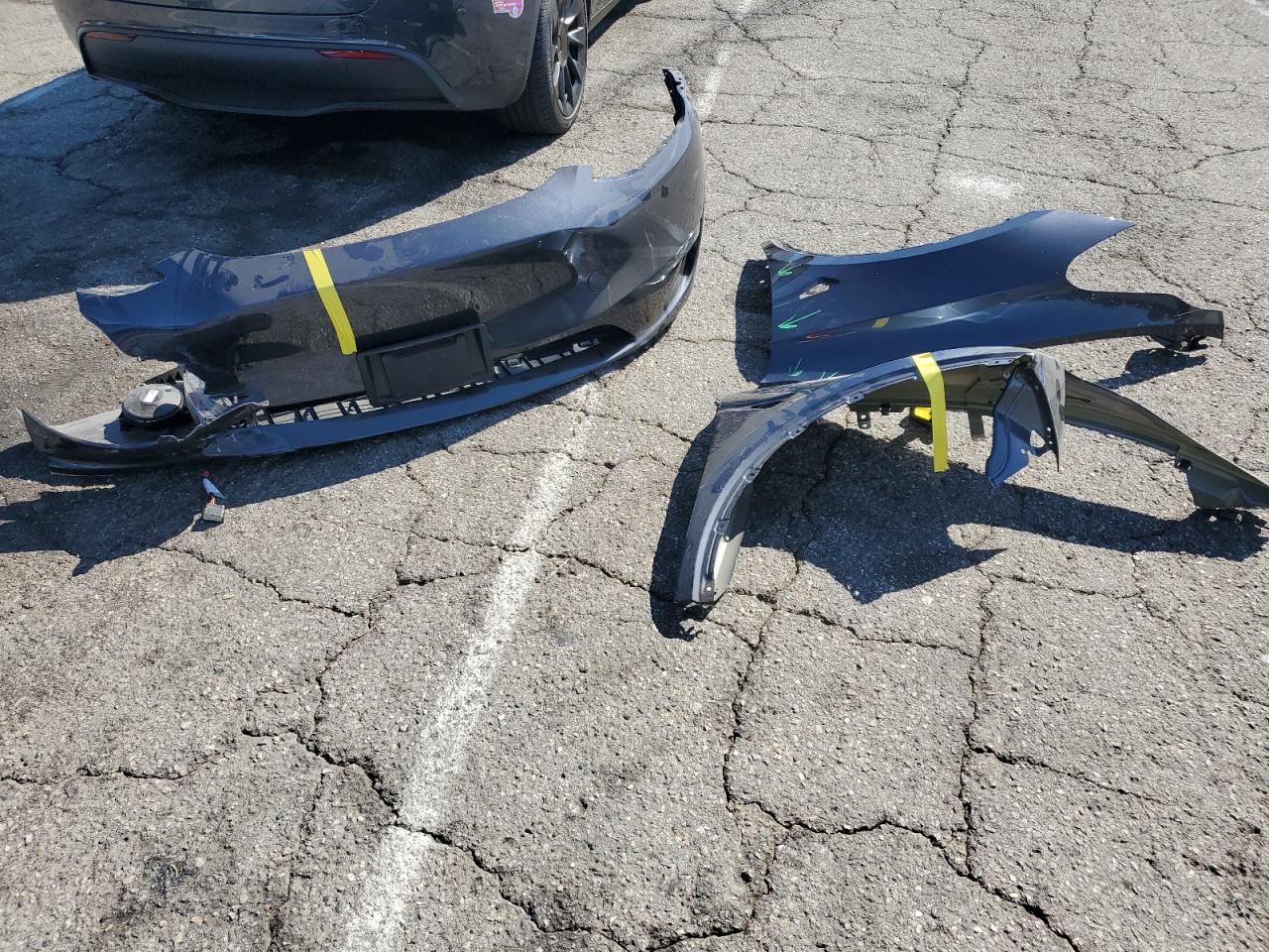 2024 Tesla Model Y VIN: 7SAYGDEE6RA250349 Lot: 80730895